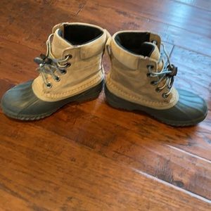 Brand new in box boys Sorel. Size 1. Never worn. Youth cheyanne II. Waterproof